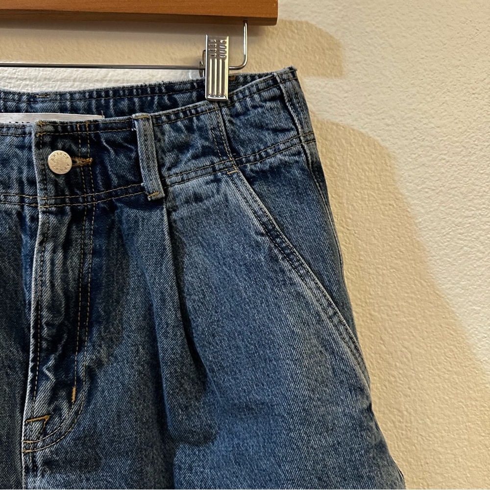 Apiece Apart Women's Bari Jean High Waist Denim Shorts Size 26 Austin Wash - Picture 4 of 9